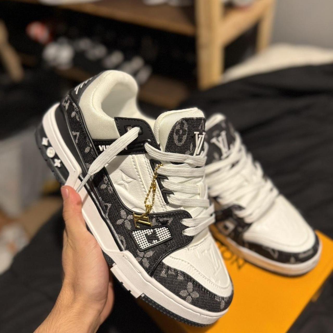 P0 Louis Vuitton Men's Black and White Trainers - Image 1