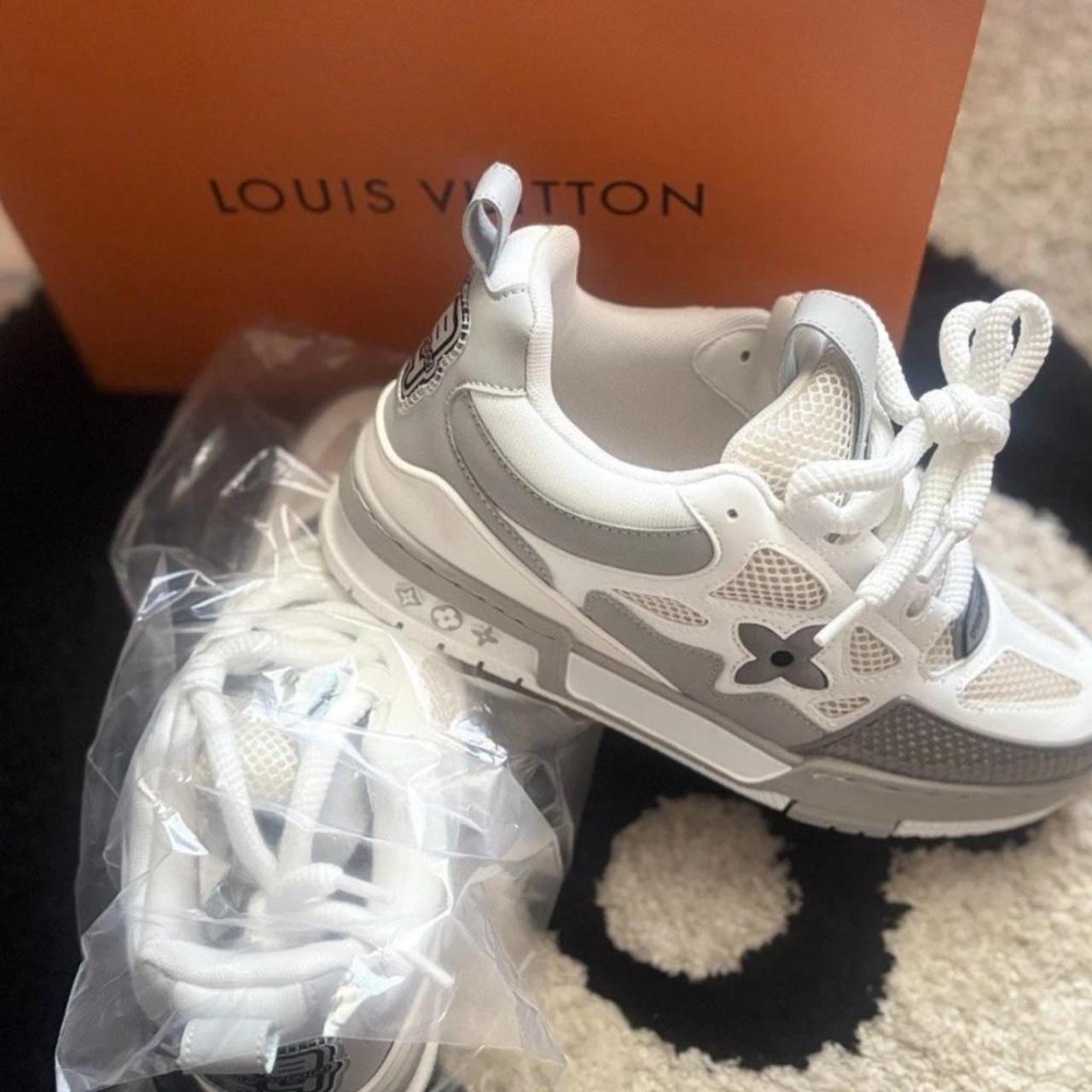 P0 Louis Vuitton Men's White and Grey Trainers - Image 1