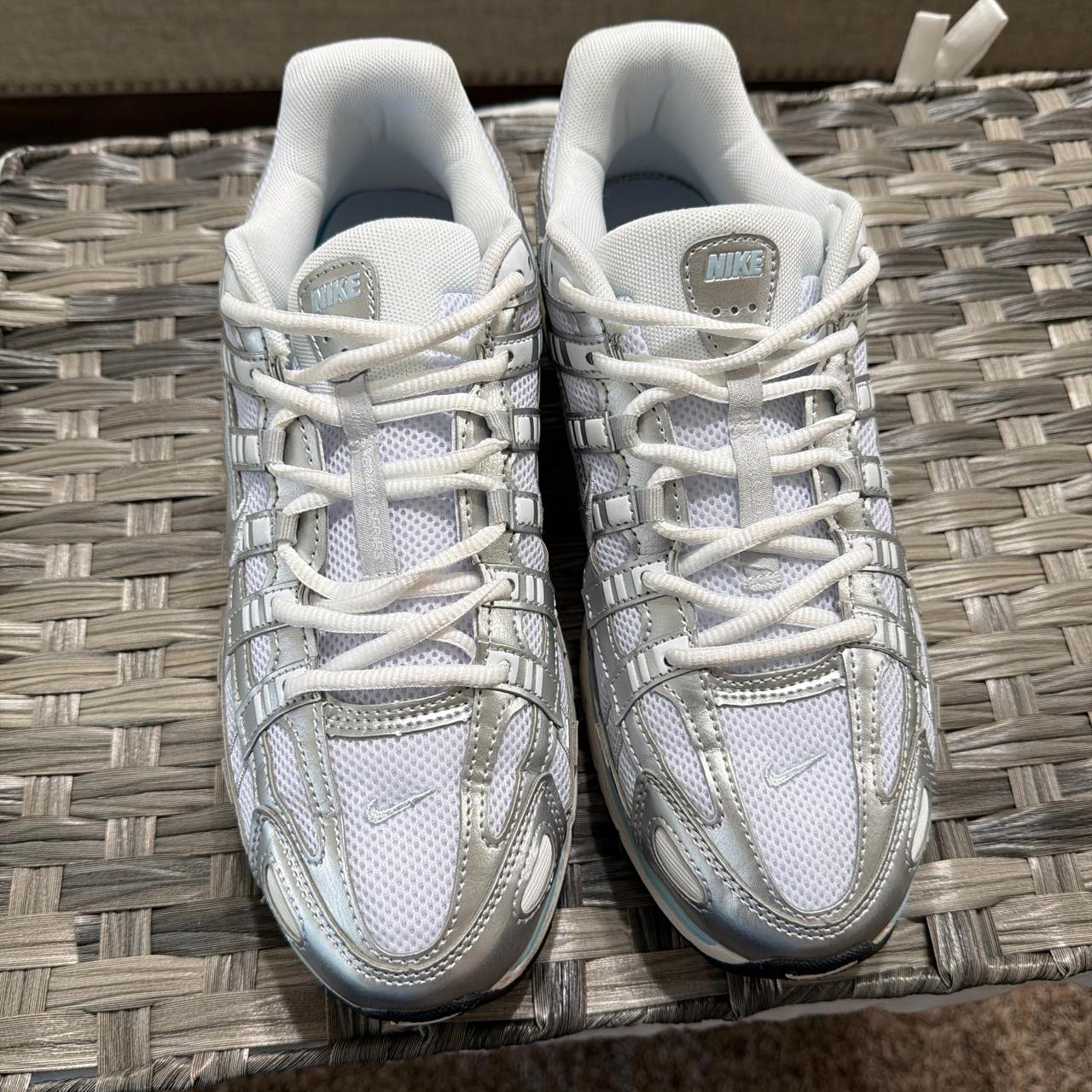 P0 Nike Men's White and Grey Trainers - Image 1