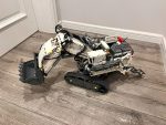 LEGO Technic Liebherr R 9800 Excavator (42100) - Image 5