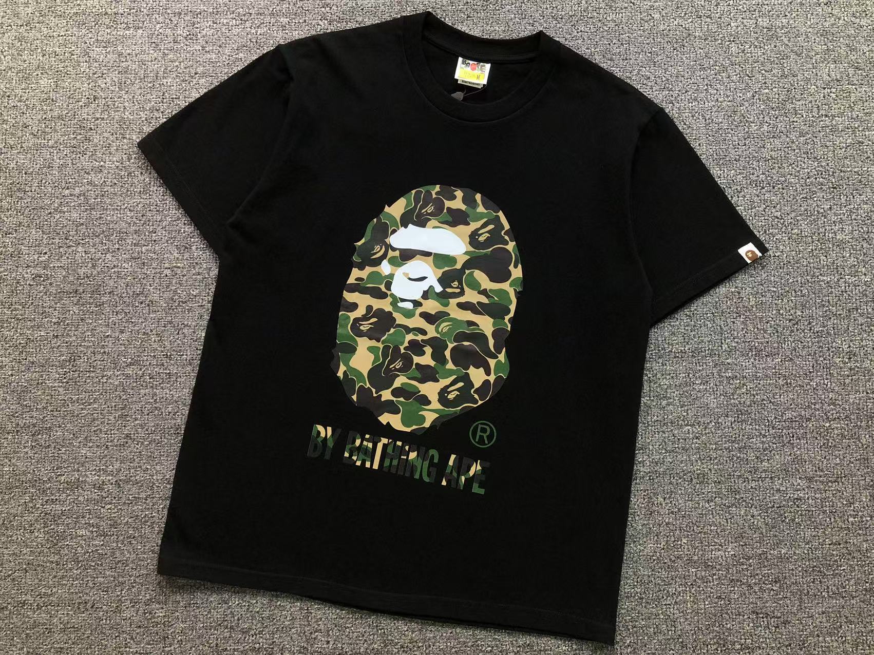 f8f199f1 BAPE T-SHIRT - Image 1