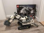 LEGO Technic Liebherr R 9800 Excavator (42100) - Image 2