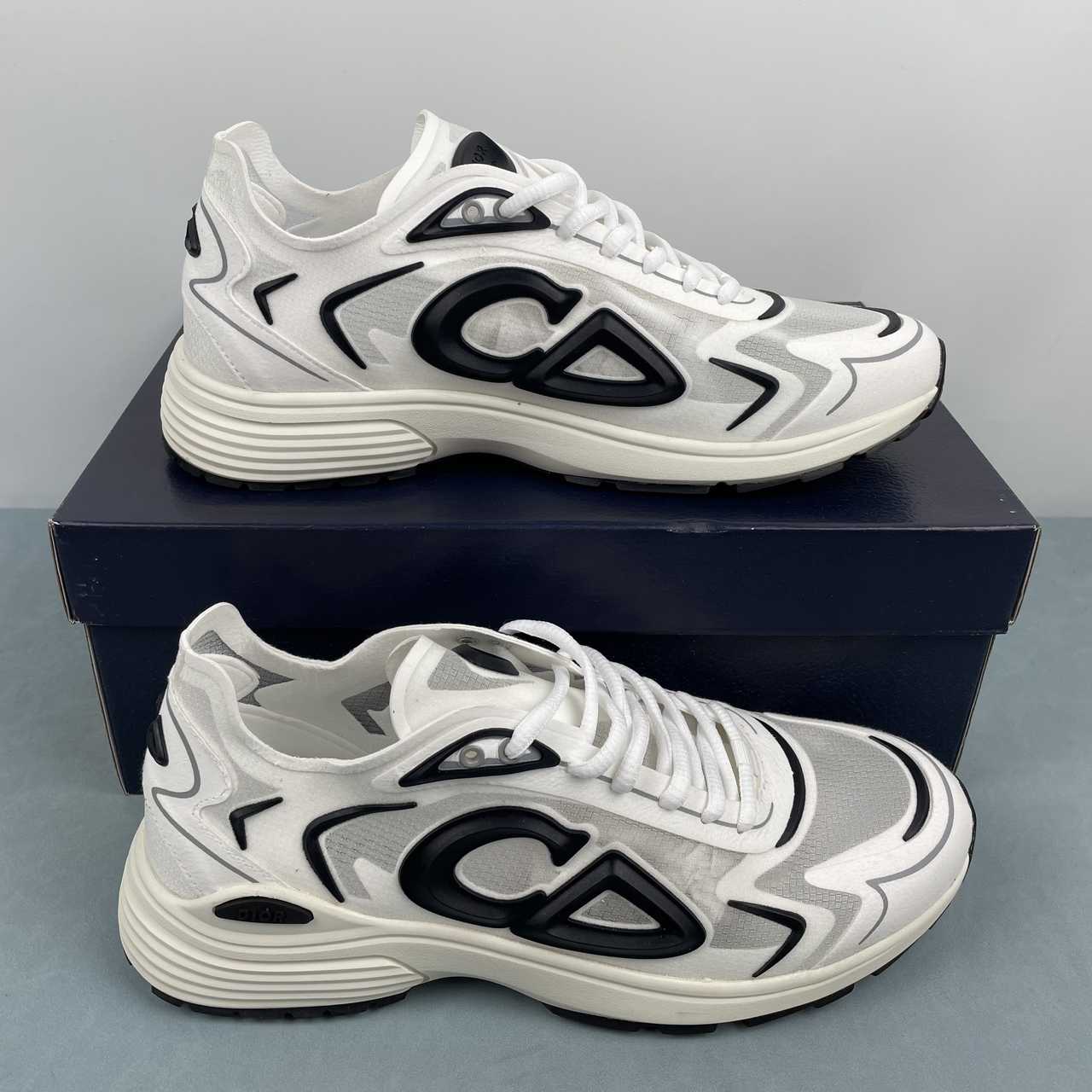 04d73603 Dior B30 - Image 1