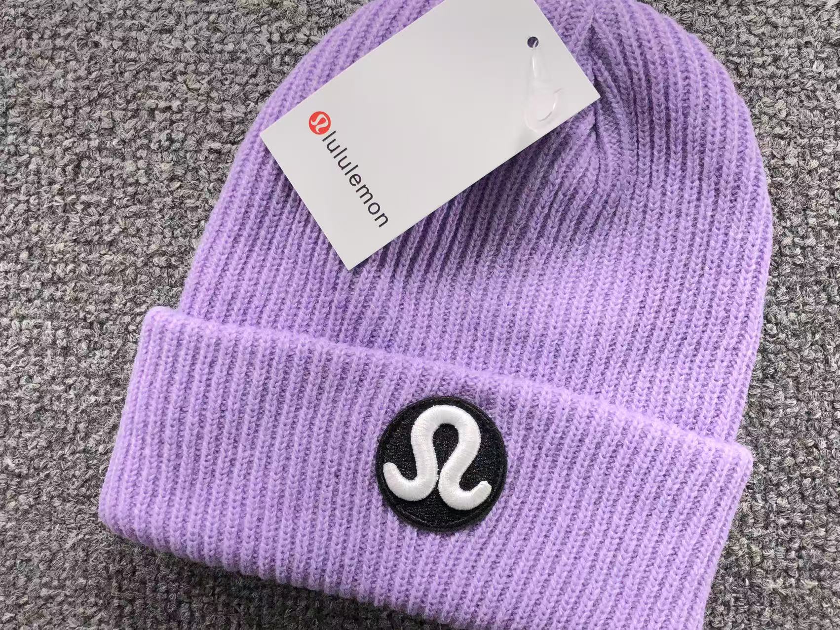 1296a11d Lululemon beanie - Image 1
