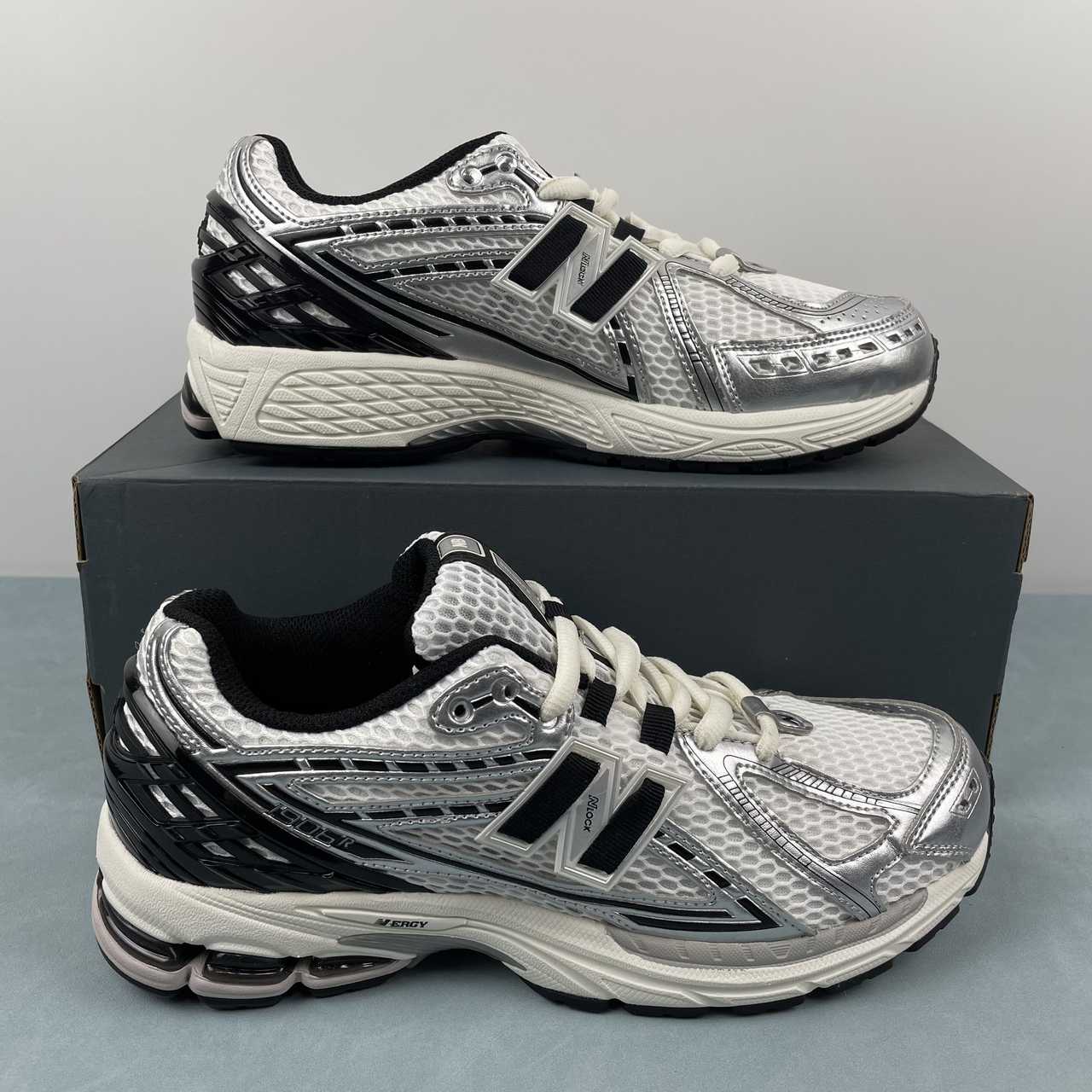 37867d82 New Balance 1906R - Image 1