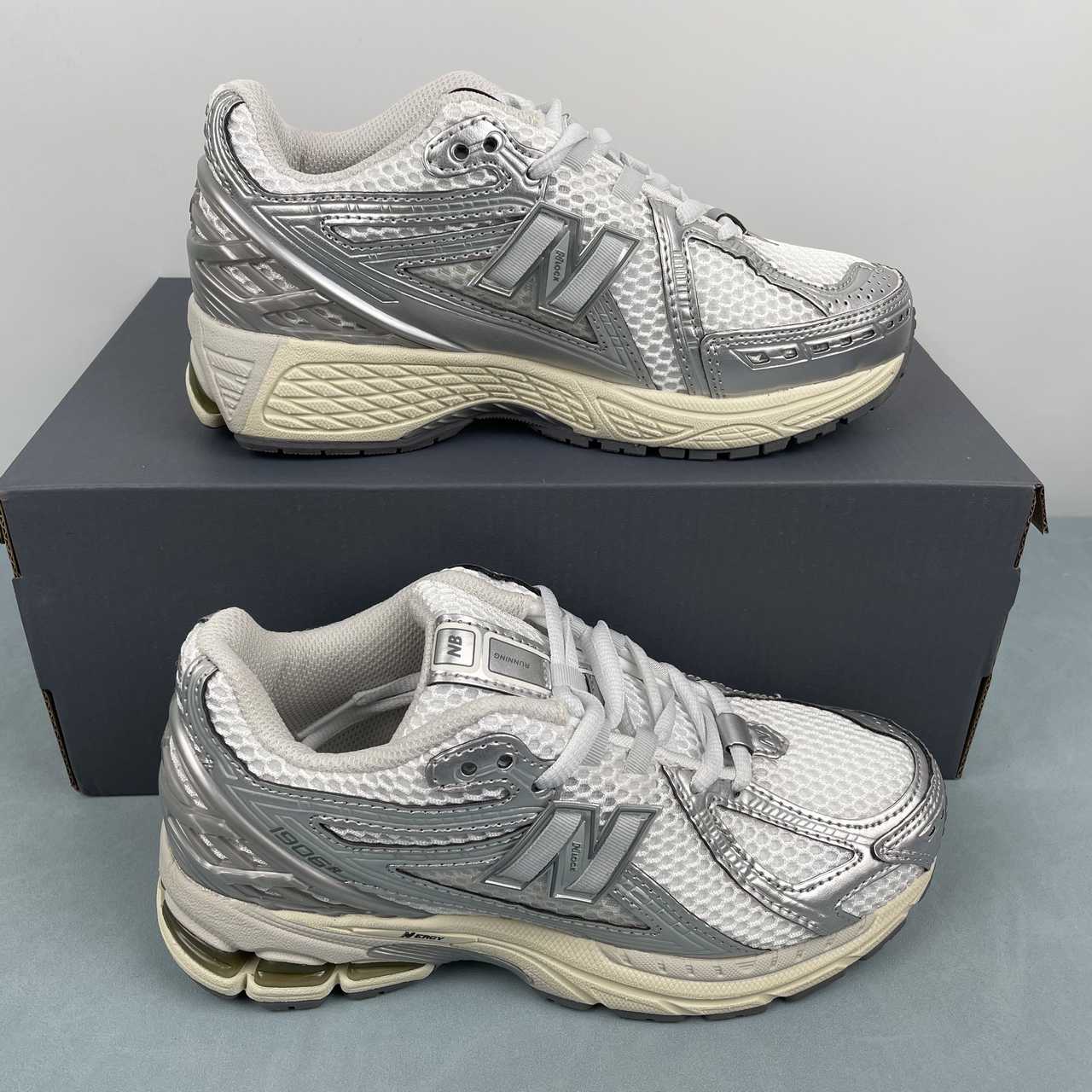 3df2f7fe New Balance 1906R - Image 1