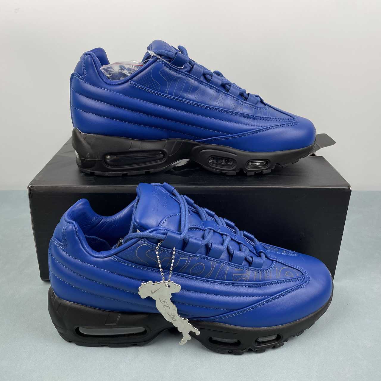 4050636e NIKE AIR MAX 95 LUX / SUPREME - Image 1