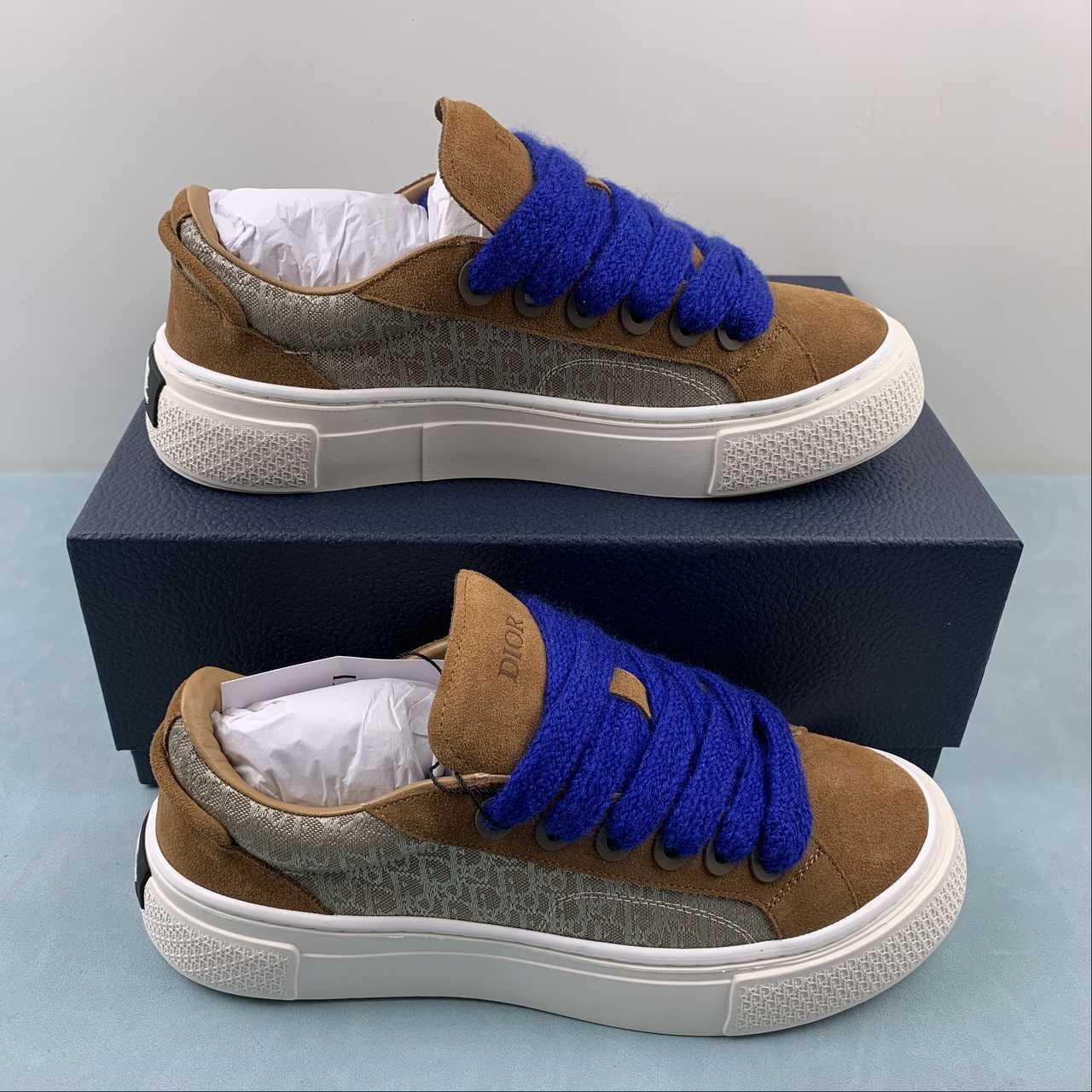 8af43476 Dior B33 - Image 1