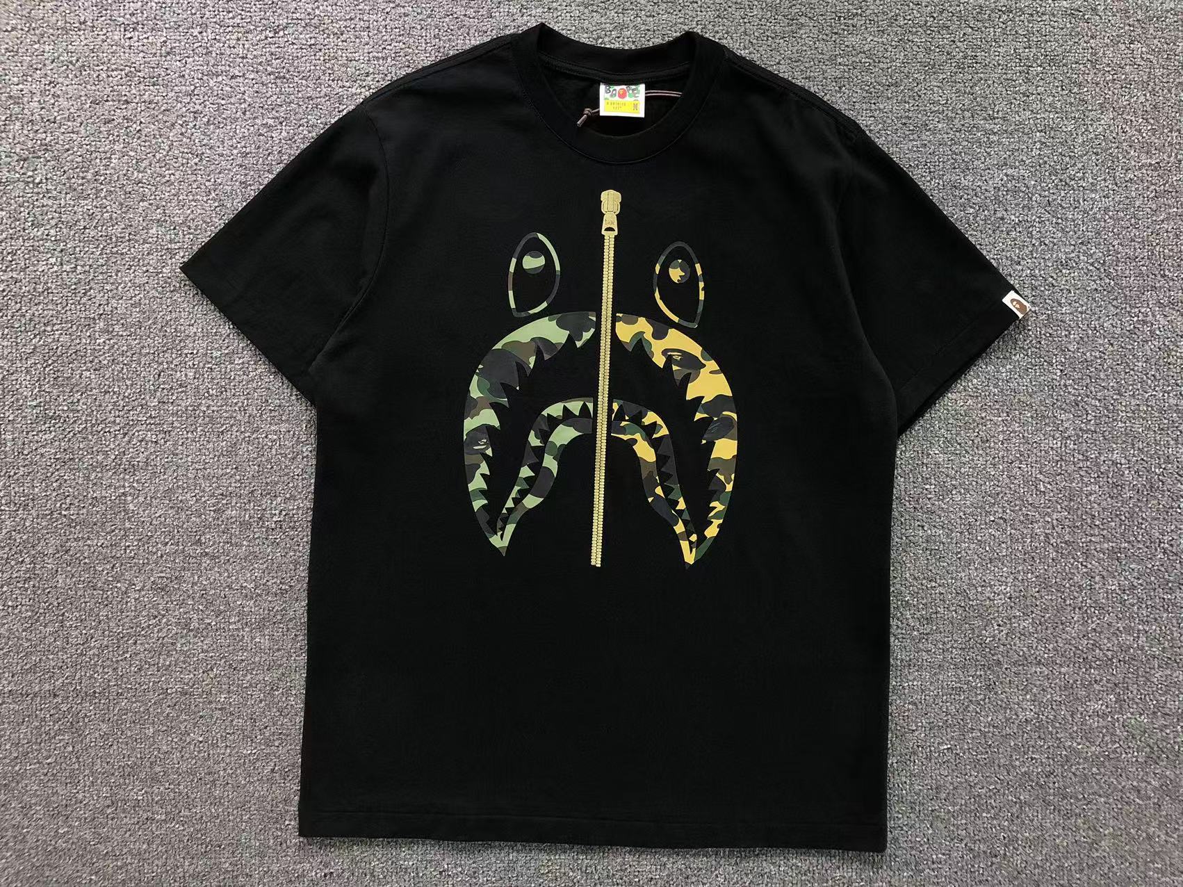 9a8260df BAPE T-SHIRT - Image 1