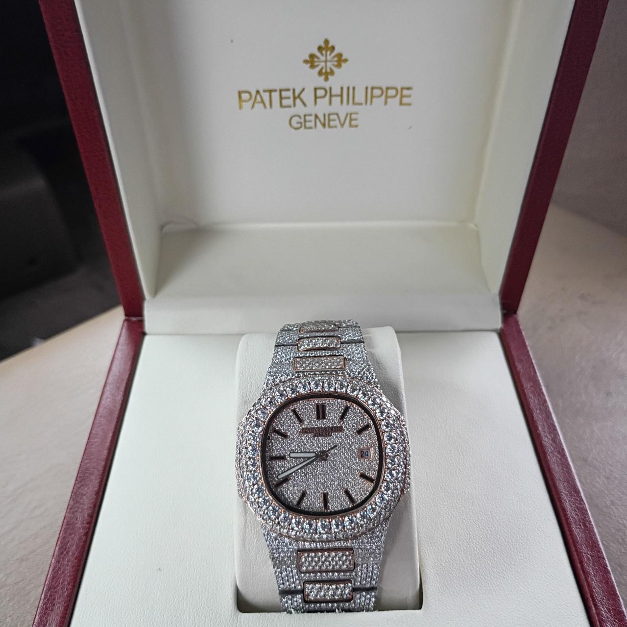P0 (2) Patek Philippe Men's Silver and Gold Watch - Image 1
