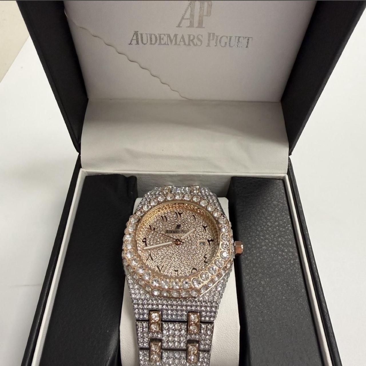 P0 (2) Audemars Piguet Men's Silver and Gold Watch - Image 1