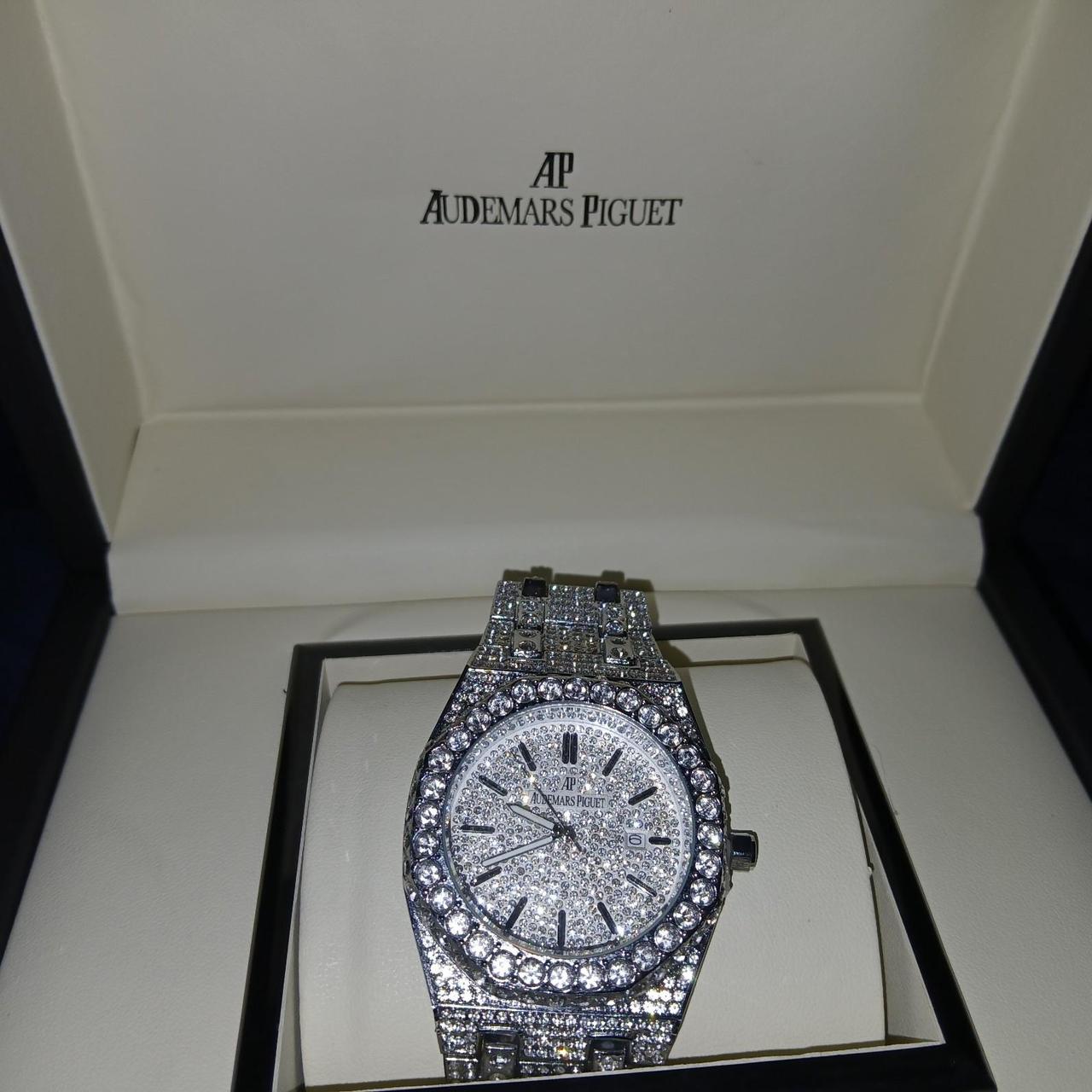 P0 (3) Audemars Piguet Men's Silver and Grey Watch - Image 1