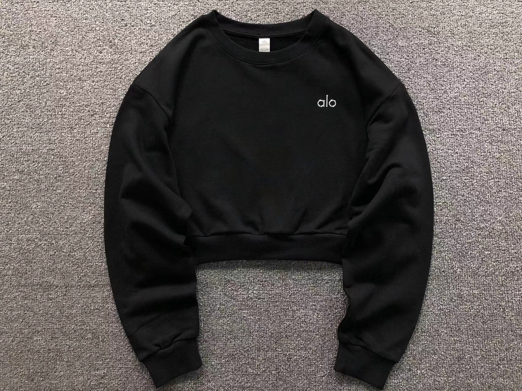 a42d0ac7 Alo Yoga Accolade Cropped Crewneck - Image 1