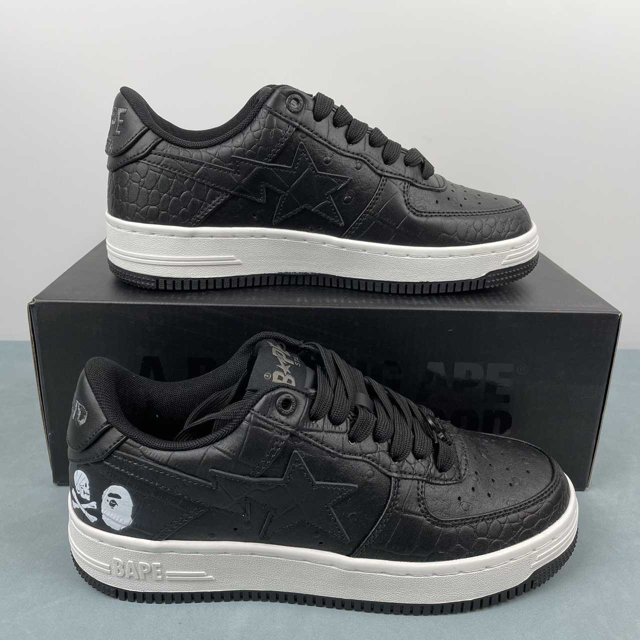 b8f2ae73 A Bathing Ape - Image 1