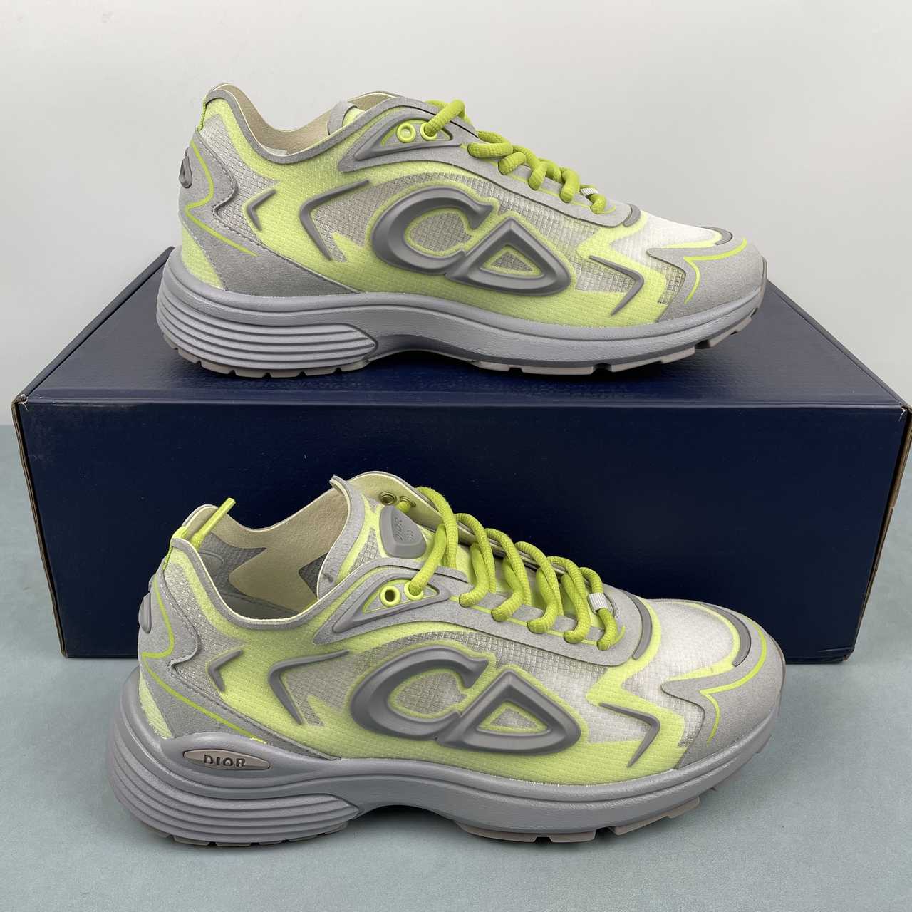 c3909aa7 Dior B30 - Image 1