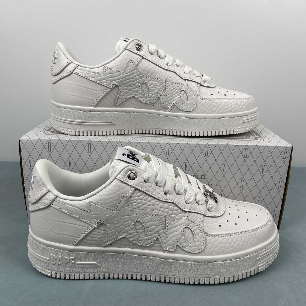 c51eca31 A Bathing Ape - Image 1