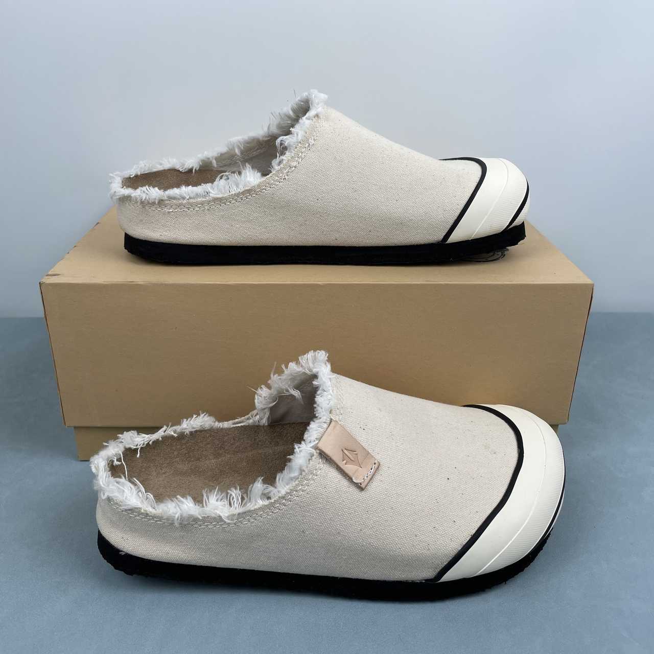 8b5aa3e2 xVESSEL Cabin One slip-on mules/clogs - Image 1
